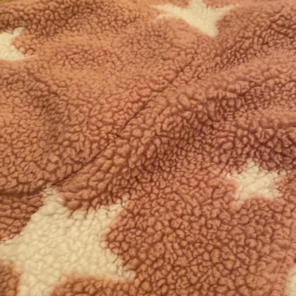 rocks and rags Sherpa comfy jacket pink with white stars - Picture 3 of 4